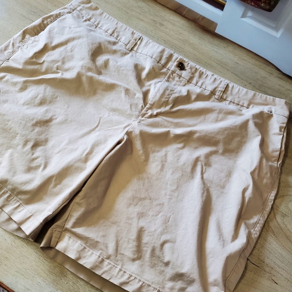 Plus Size Khaki Long Shorts Old Navy Size 24